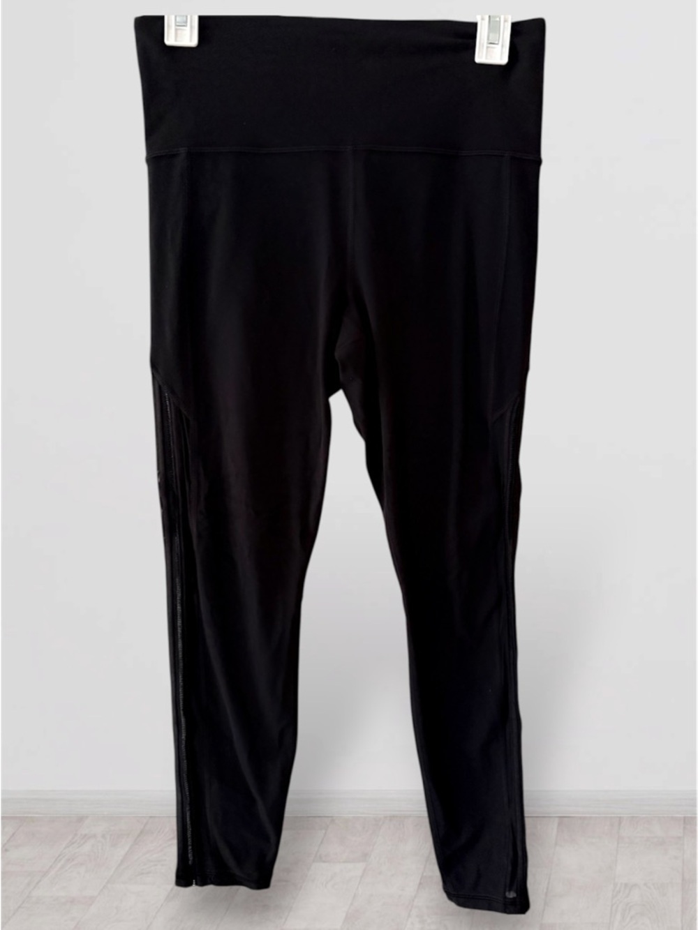 Athleta Black High Rise Leggings Size M Zip Detail Activewear - Picture 3 of 5